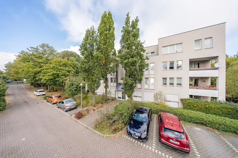 Wohnung im Grünen mit großem Balkon - WBS mit besonderen Wohnbedarf erforderlich — photo 1